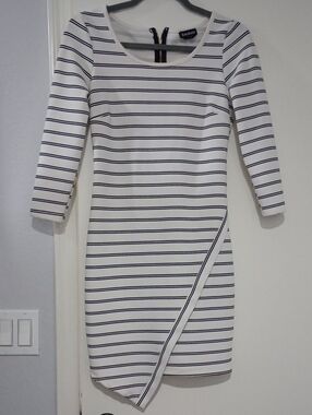 bebe White & Navy Striped Sheath Dress Size S